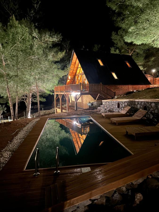Chalet Panurlawoodenhouse Oezel Havuz& Sauna Mavi